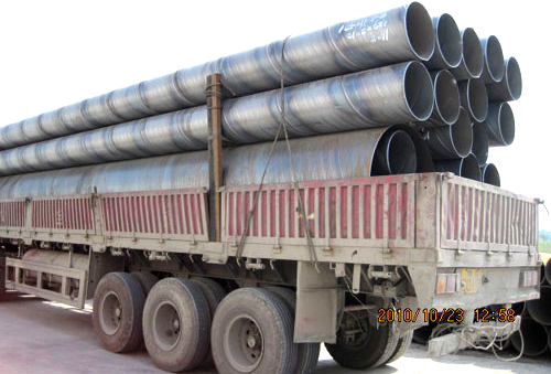 630<a href=http://www.www.hzydby.cn target=_blank class=infotextkey>螺旋焊接鋼管</a>裝車
