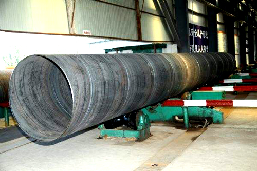 <a href=http://www.www.hzydby.cn target=_blank class=infotextkey>螺旋焊接鋼管</a>探傷現場